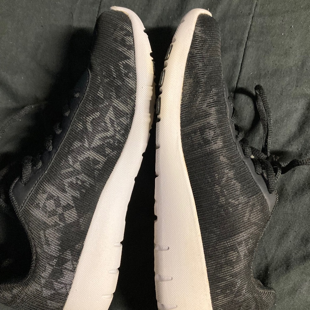 H&M Black Jacquard Print Sneakers | Women’s Size 6-6.5